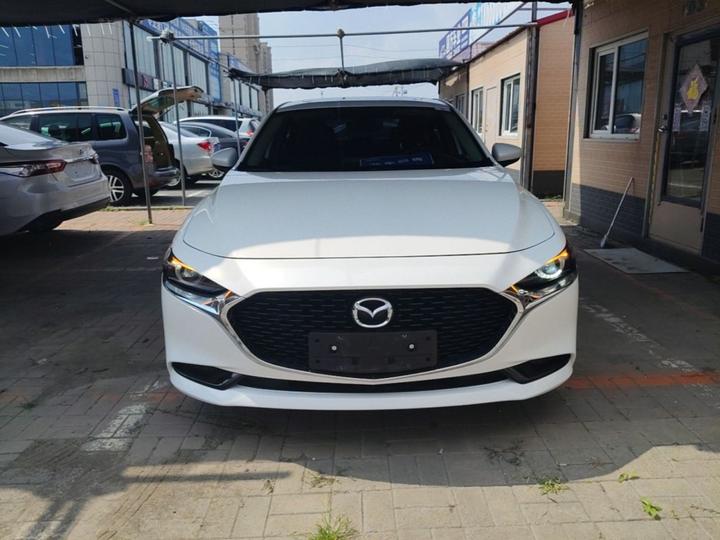 3 Axela 2021 2.0L AT photo 2