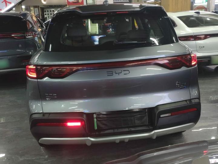Yuan UP 2025 ADAS 401KM Leading photo 5