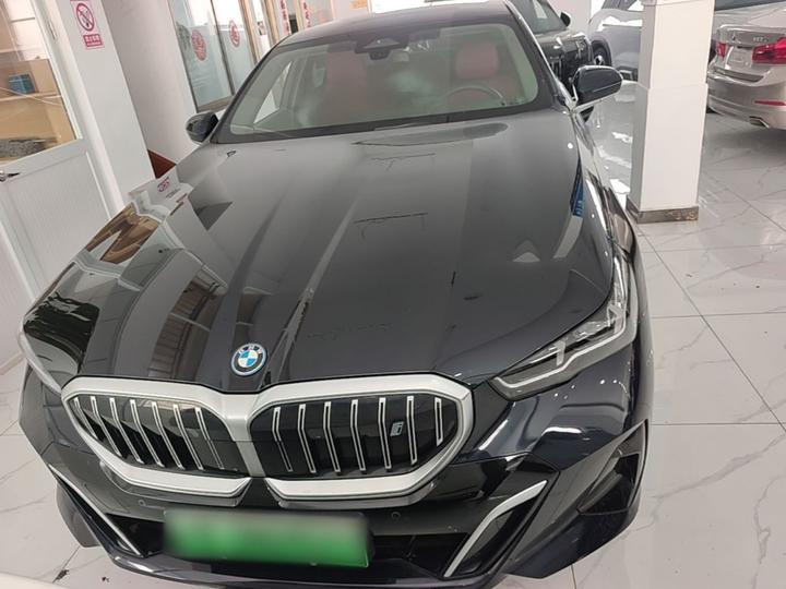 i5 2025 eDrive 35L M Sport Package photo 2
