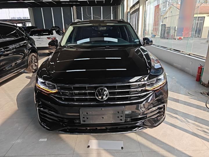 Tiguan L 2024 330TSI AT RWD R-Line photo 2
