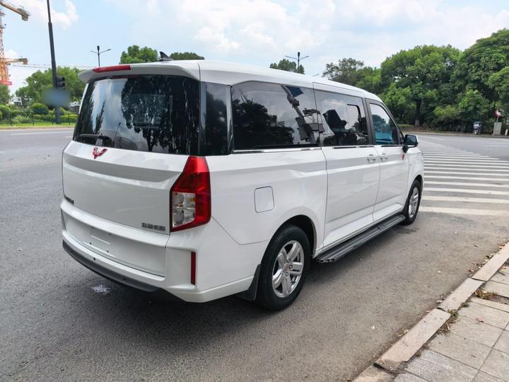 Wuling 2021 1.5T MT Luxury photo 4