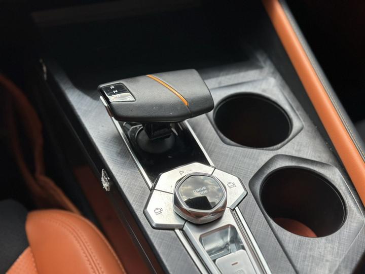 UNI-V 2023 1.5T Sport photo 5