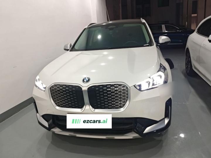 iX1 2023 eDrive25L X Design Package photo 2