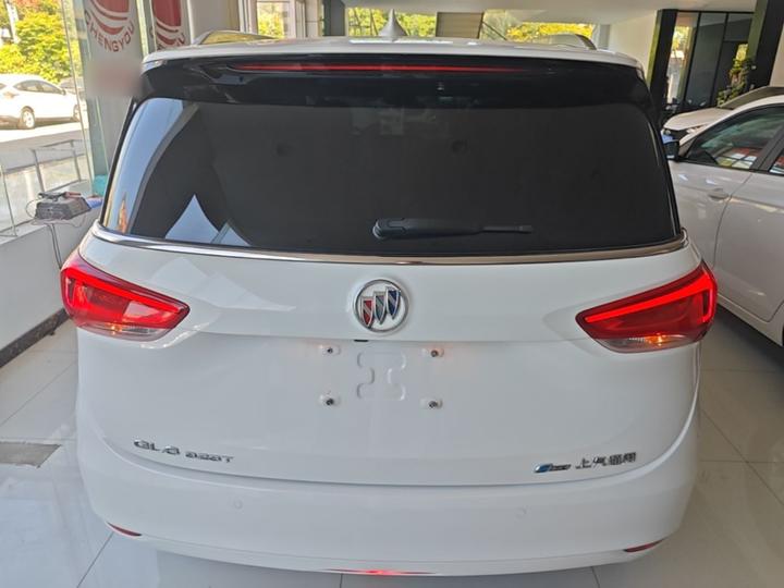 GL6 2021 323T Mild Hybrid Luxury photo 5