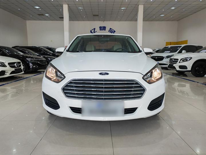 Escort 2017 Facelift 1.5L AT Comfort photo 2
