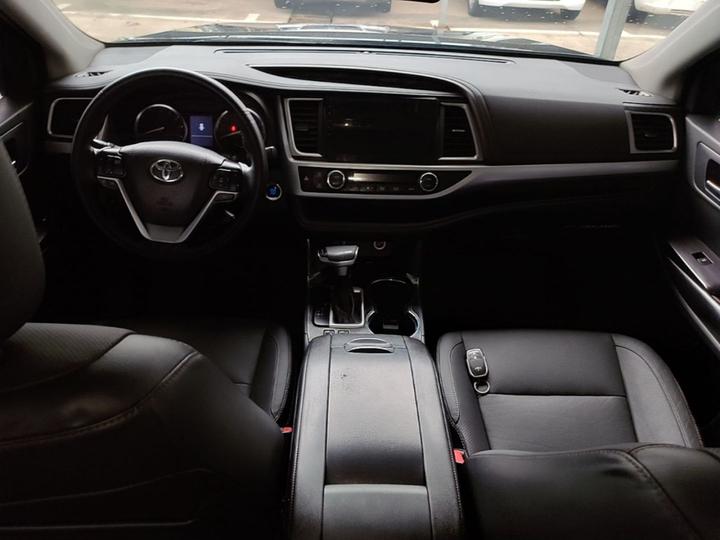Highlander 2017 2.0T AWD Luxury 7-Seater photo 2