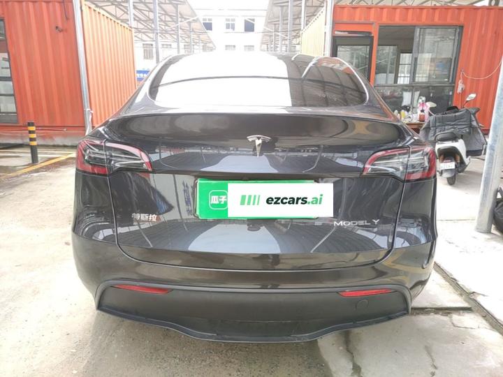 Model Y 2024 RWD photo 5