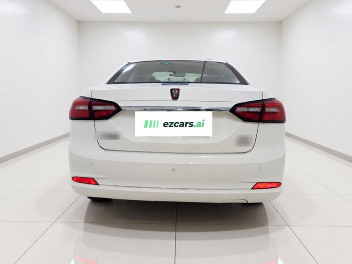 360 2018 PLUS 1.5L AT Luxury photo 5
