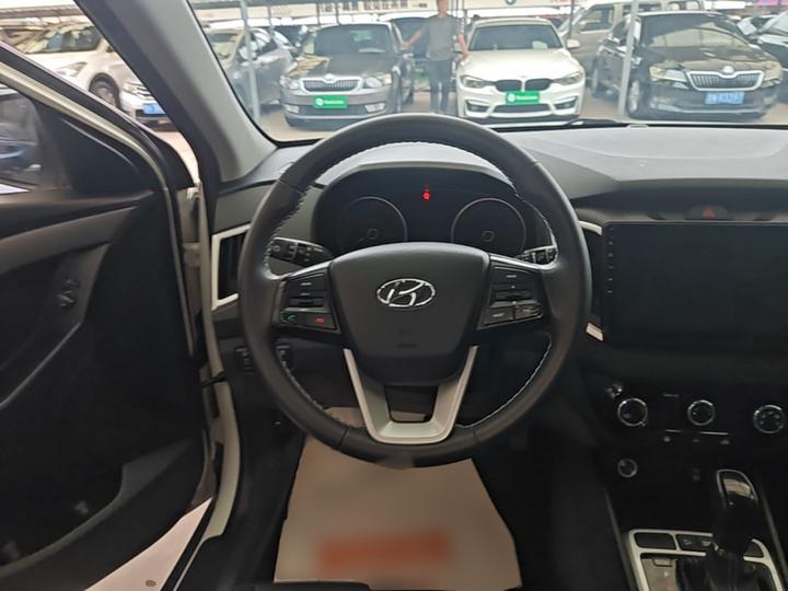 ix25 2017 1.6L AT Smart photo 6