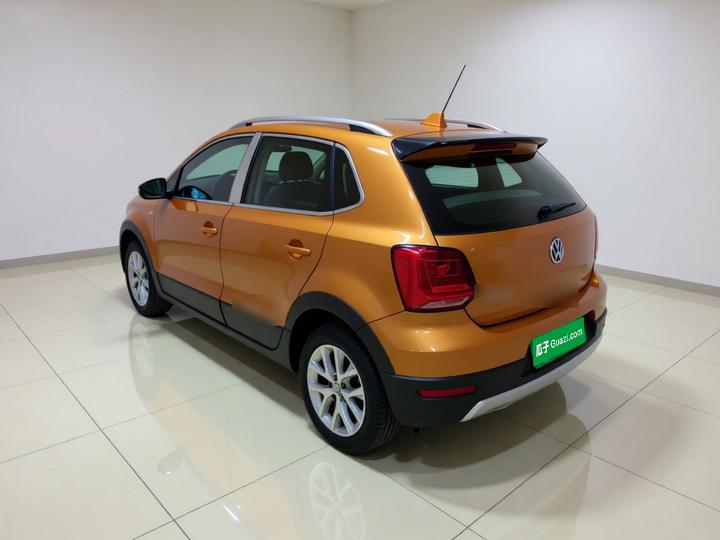 2016 1.6L Cross Polo AT photo 4