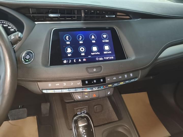 XT4 2020 Facelift 28T RWD Leading photo 8