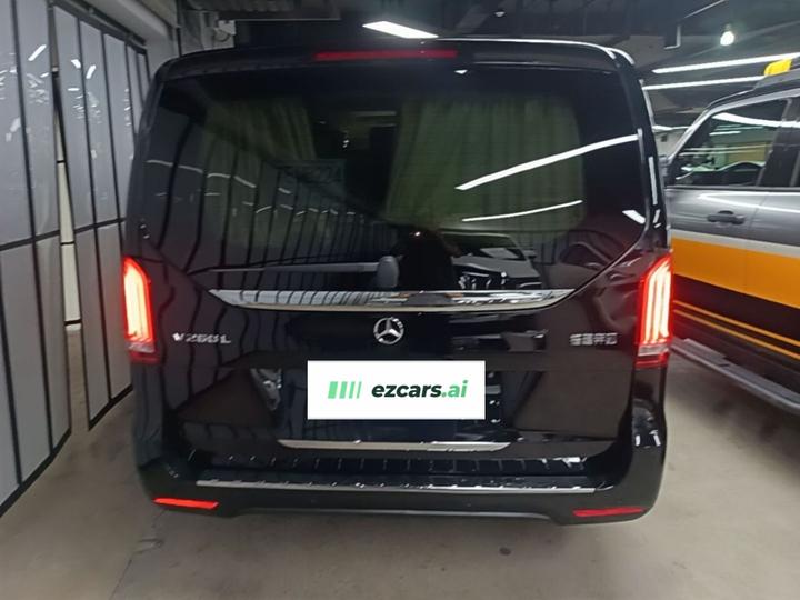 V-Class 2020 V 260 L Long Wheelbase Luxury photo 3