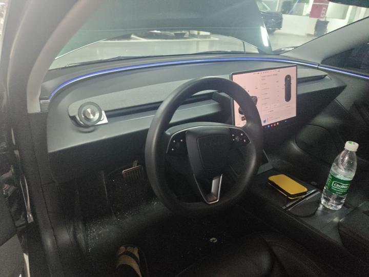 Model 3 2023 RWD photo 5