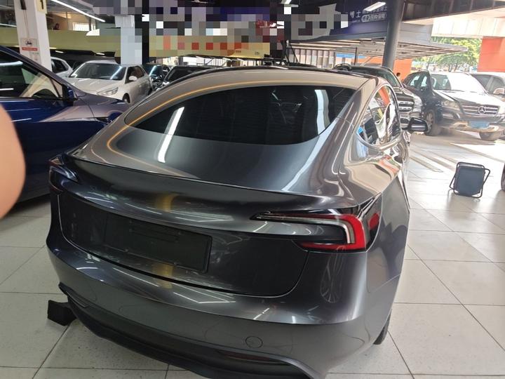 Model 3 2023 RWD photo 4