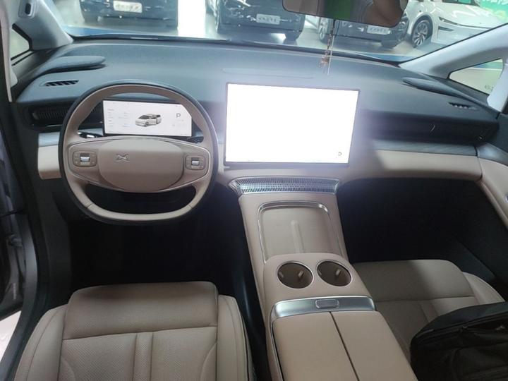 X9 2024 640 AWD Performance Max photo 5