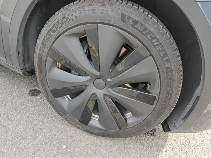 Model Y 2021 Facelift Long Range AWD photo 8