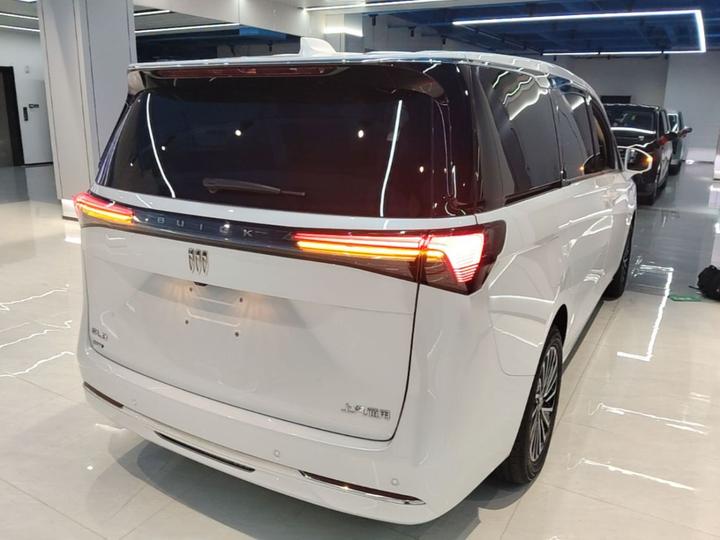 GL8 EV 2025 Exclusive photo 4