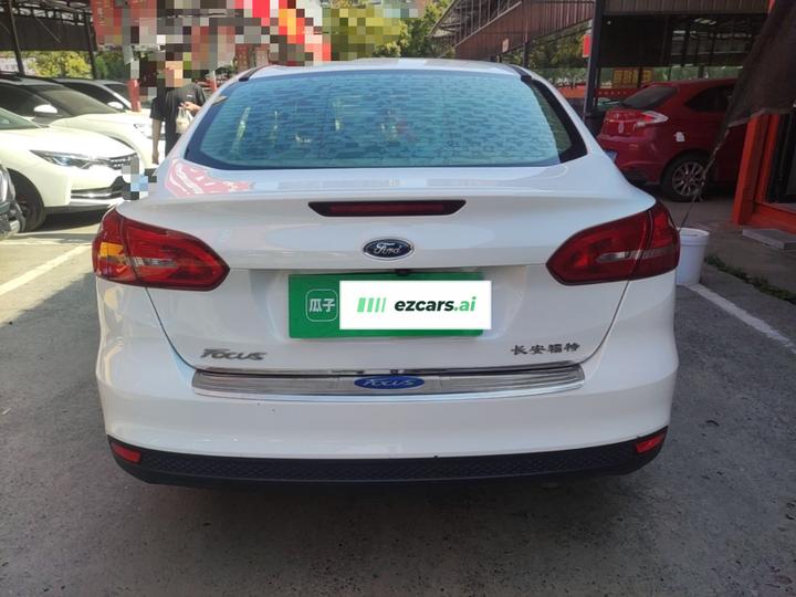 Focus 2017 Sedan 1.6L AT Comfort photo 3