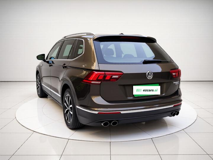 Tiguan L 2018 330TSI AT RWD Luxury photo 4
