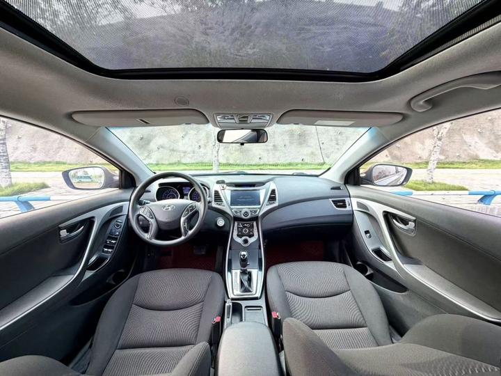 Elantra 2016 1.6L AT Premium photo 8