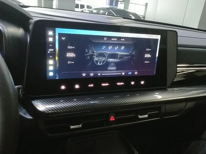 2022 1.5T DCT AWD photo 8