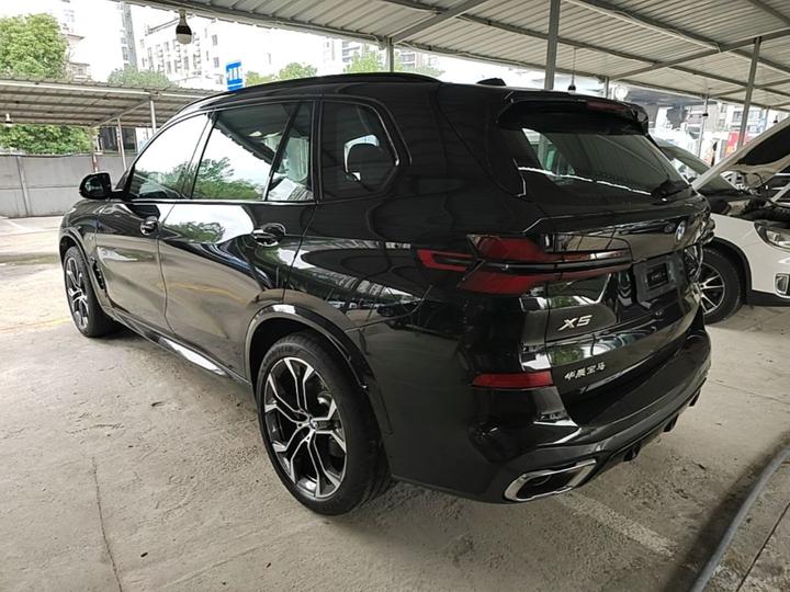 X5 2026 Facelift xDrive 40Li M M Sport Night Package photo 4