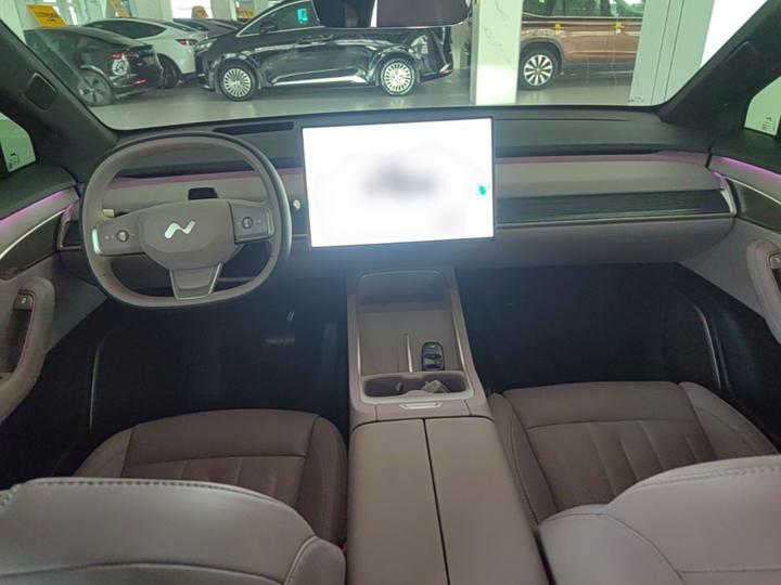 L60 2025 60kWh photo 5