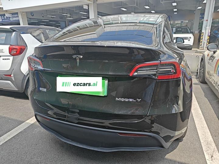 Model Y 2022 Long Range AWD photo 3