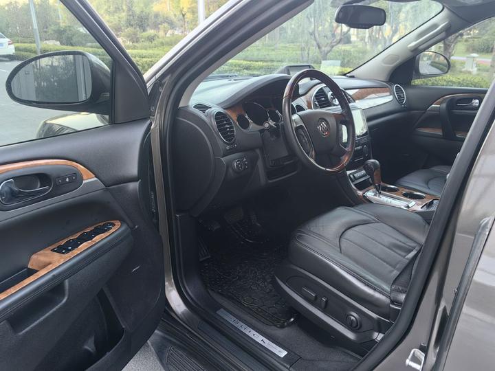 2013 3.6L RWD photo 7