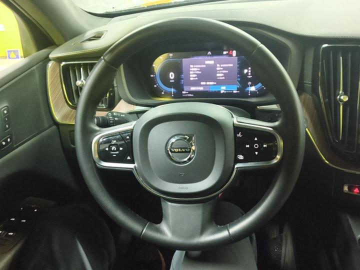 XC60 2023 B5 AWD Luxury photo 6