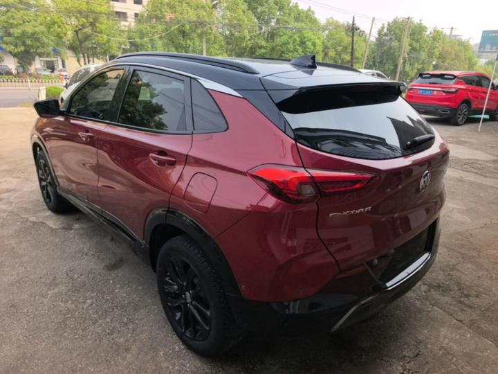 2020 20T CVT Luxury photo 4