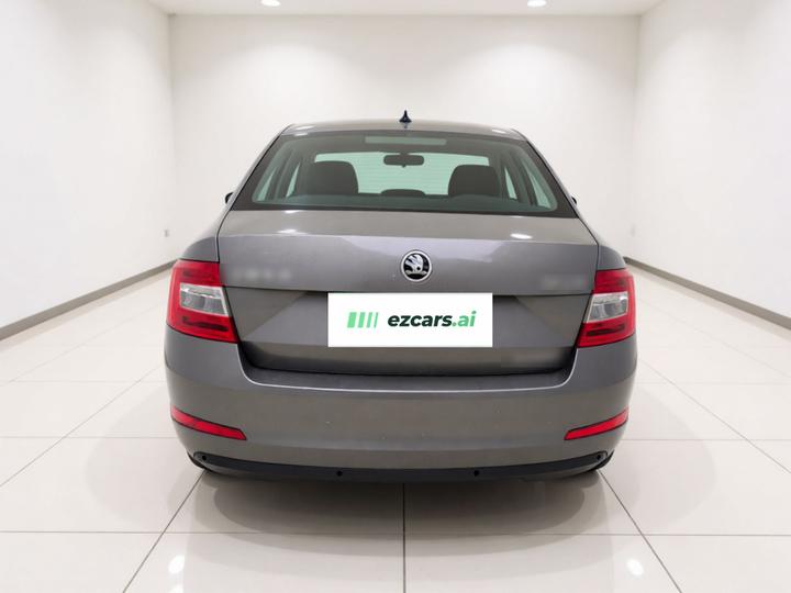 Octavia 2016 1.6L AT photo 5