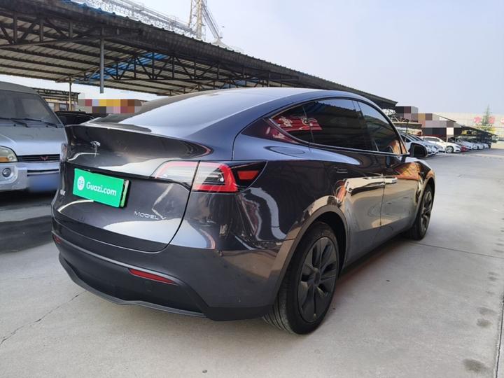 Model Y 2024 RWD photo 4