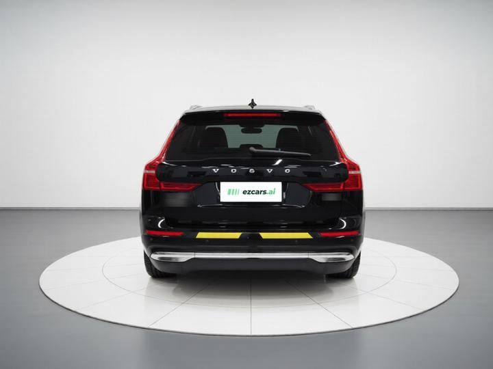 XC60 2023 B5 AWD Luxury photo 3