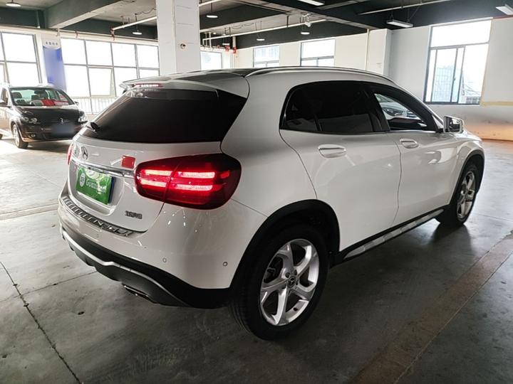 GLA 2017 GLA 200 Dynamic photo 6