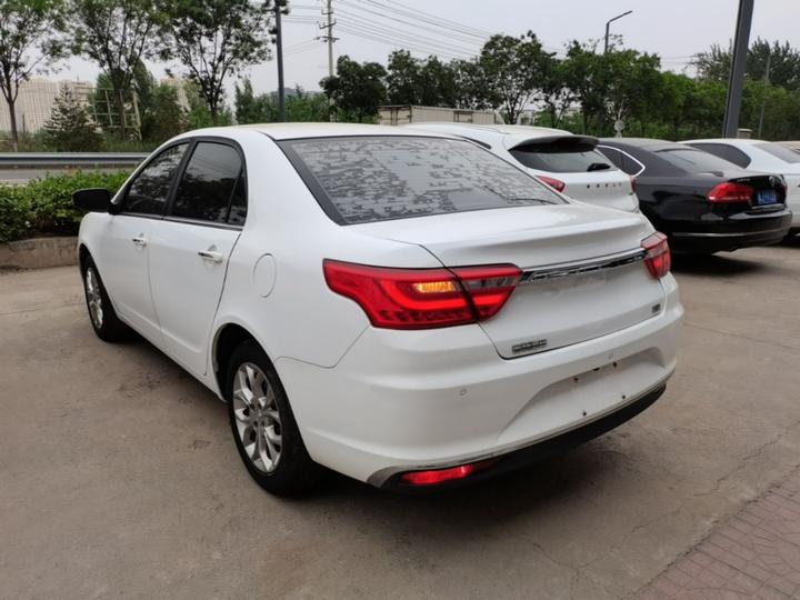 Vision 2018 1.5L MT photo 4
