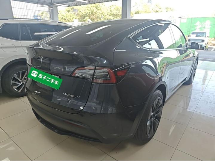 Model Y 2024 RWD photo 6
