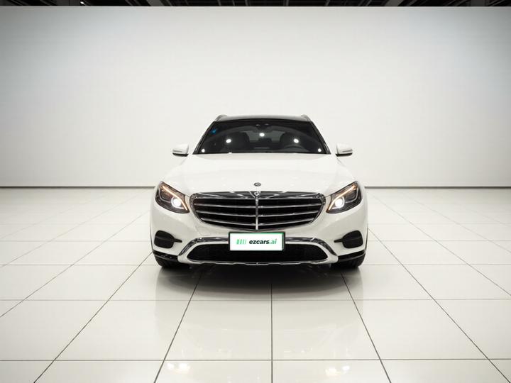 GLC 2017 GLC 200 4MATIC photo 2