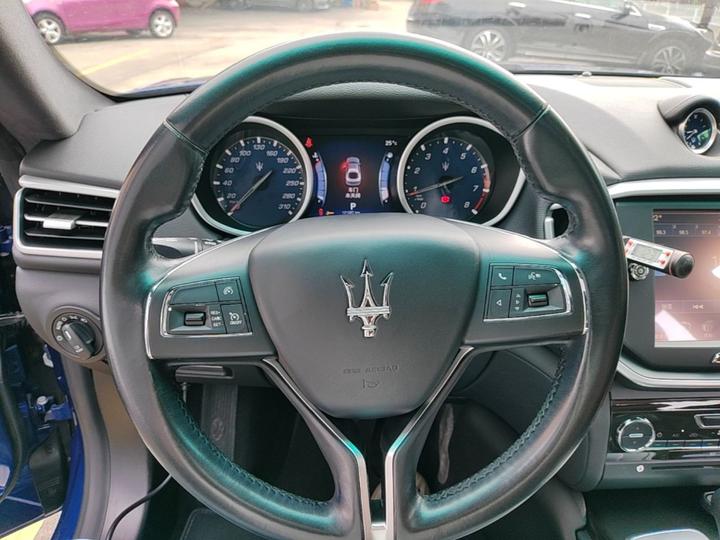 Ghibli 2014 3.0T Standard photo 6