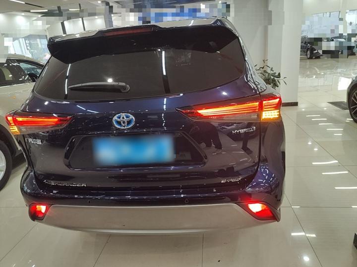Highlander 2022 Hybrid 2.5L AWD Premium 7-Seater photo 3