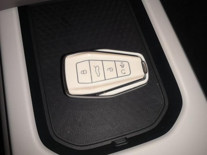 Geely icon 2026 1.5TD photo 8