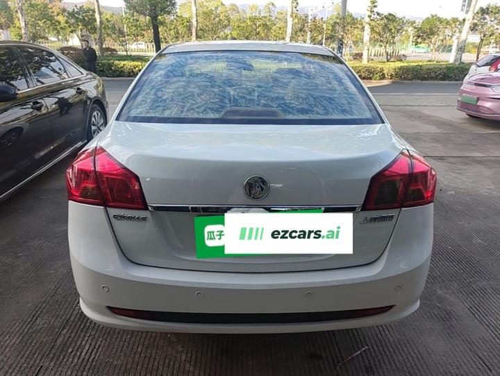 Excelle 2013 1.5L AT Exclusive photo 5