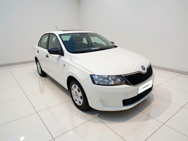 Rapid 2015 1.6L AT photo 3