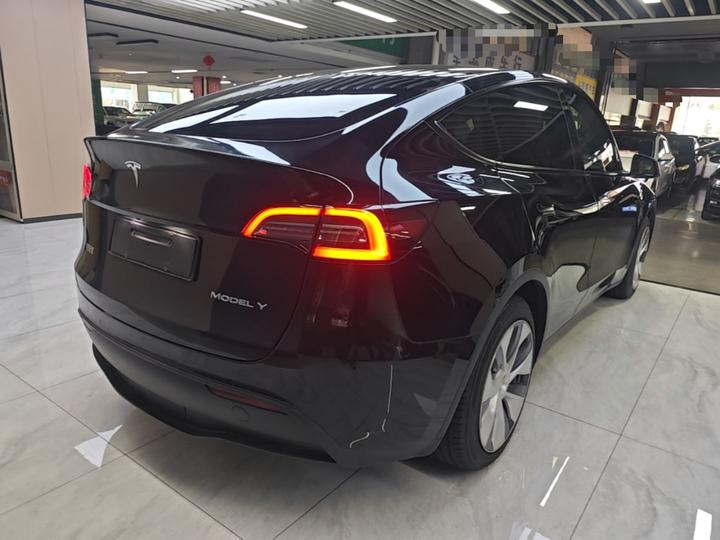Model Y 2022 Facelift RWD photo 4