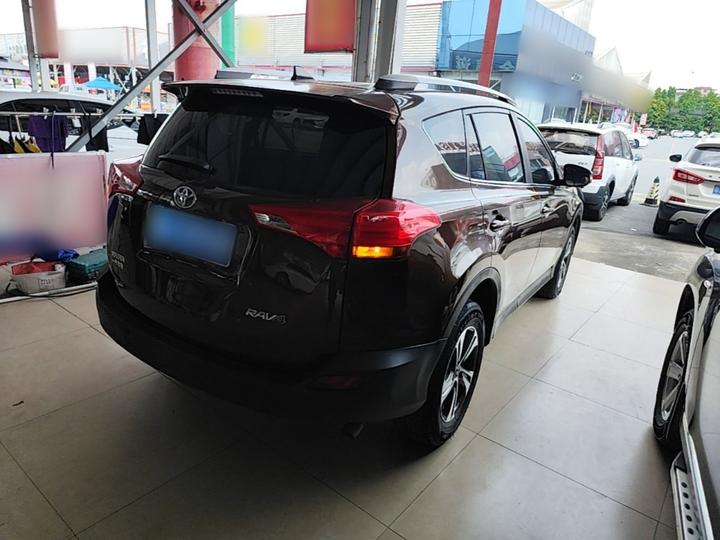 RAV4 2015 2.0L CVT RWD photo 6