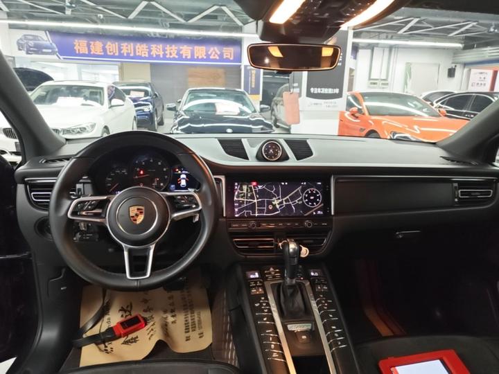 2018 Macan 2.0T photo 4