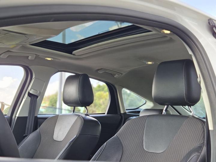 Focus 2012 Hatchback 1.6L AT photo 8