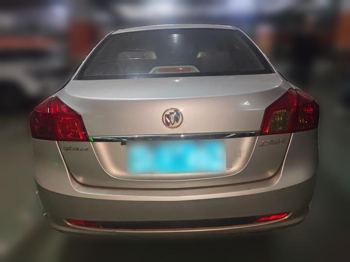 Excelle 2015 1.5L AT Classic photo 5
