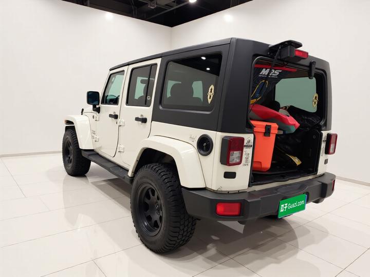 Wrangler 2016 3.0L Sahara 75 Tribute photo 4