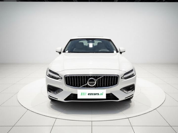 S60 2023 B4 Luxury photo 2